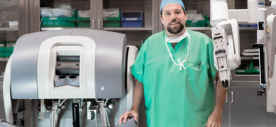 Dr. Laureano Giráldez, director del servicio de otorrinolaringología del Hospital Hima San Pablo de Puerto Rico.